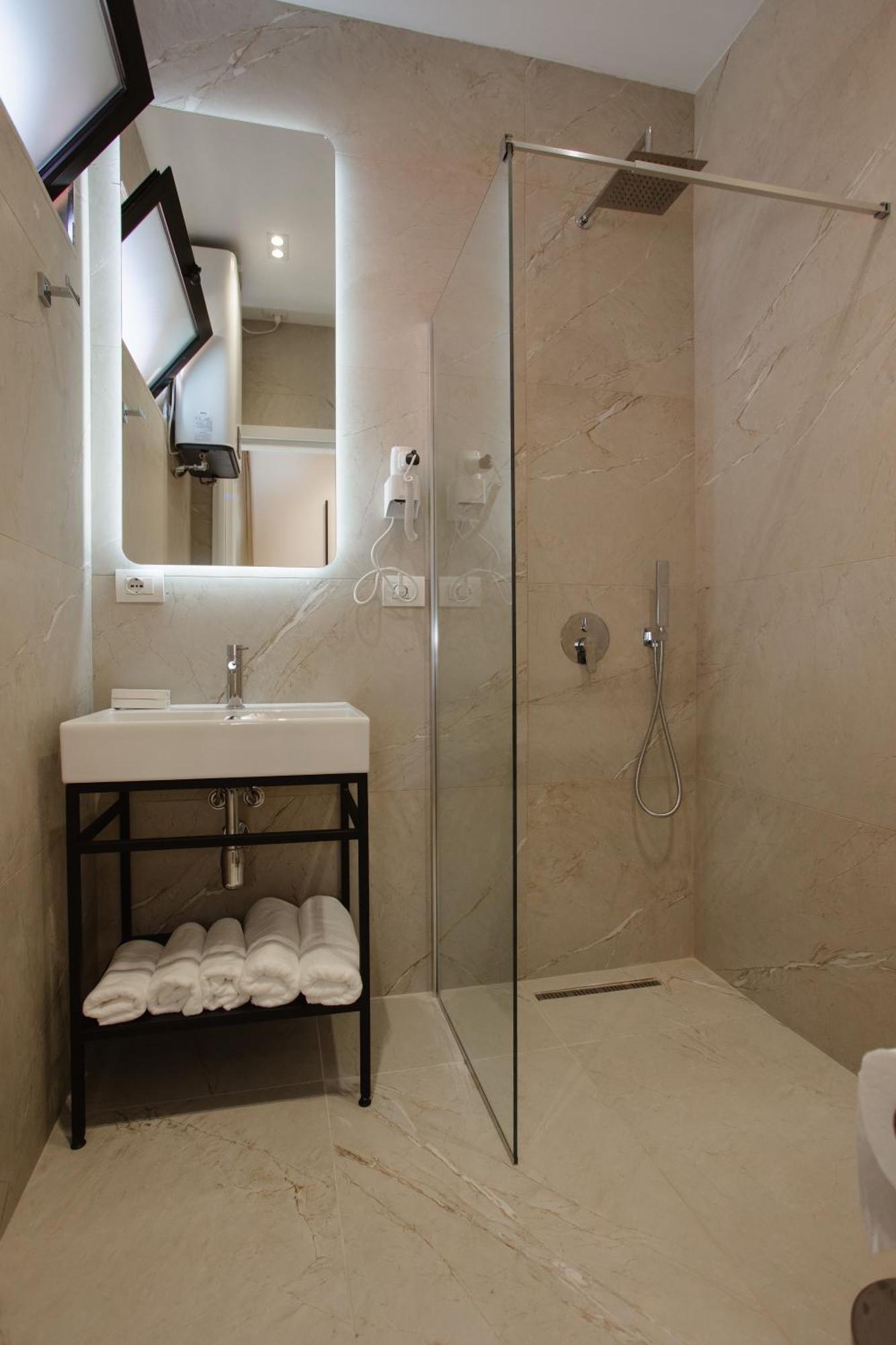 Downtown Hotel شكودر المظهر الخارجي الصورة
